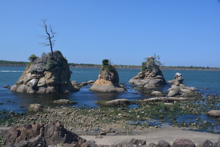 three rock formations called the Three Graces